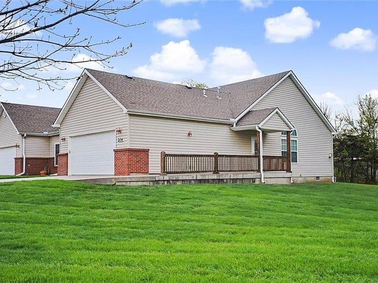 Listing photo 4