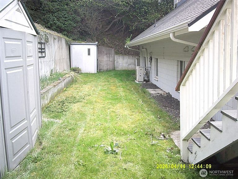Listing photo 5