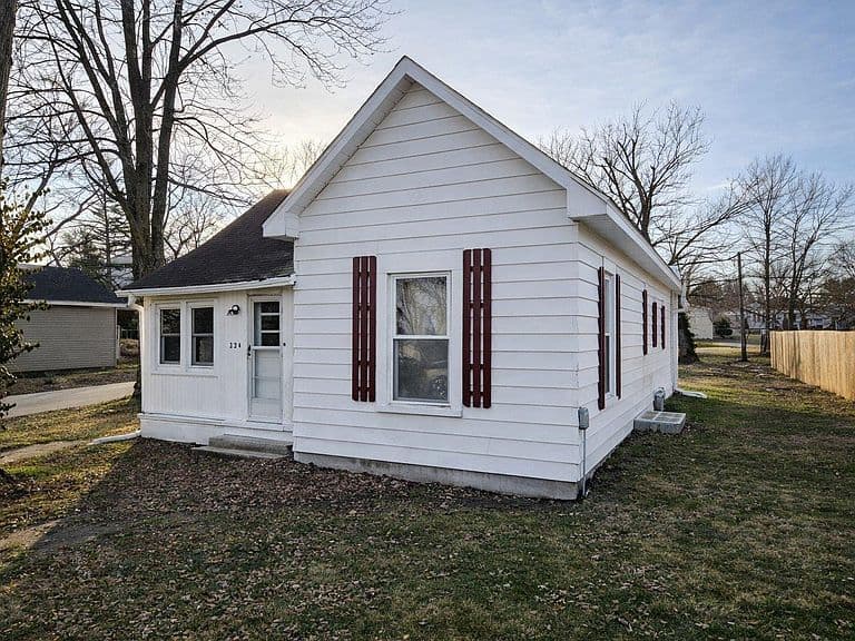 Listing photo 3