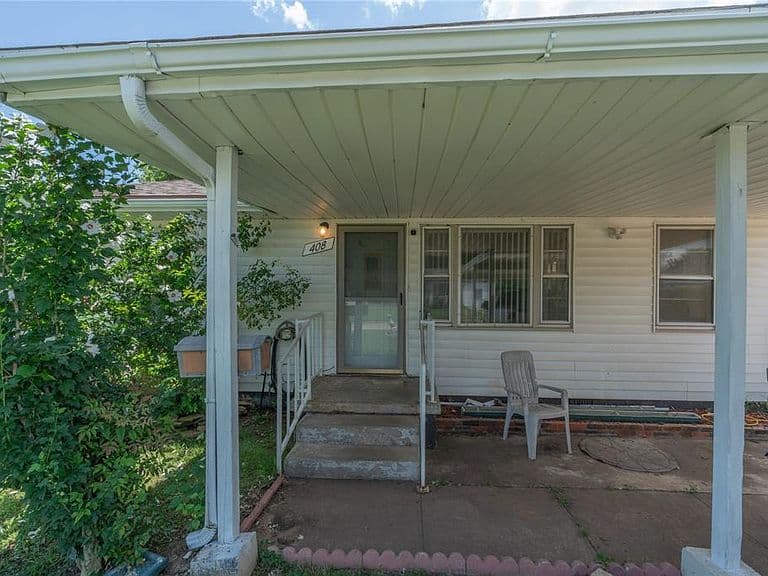 Listing photo 3