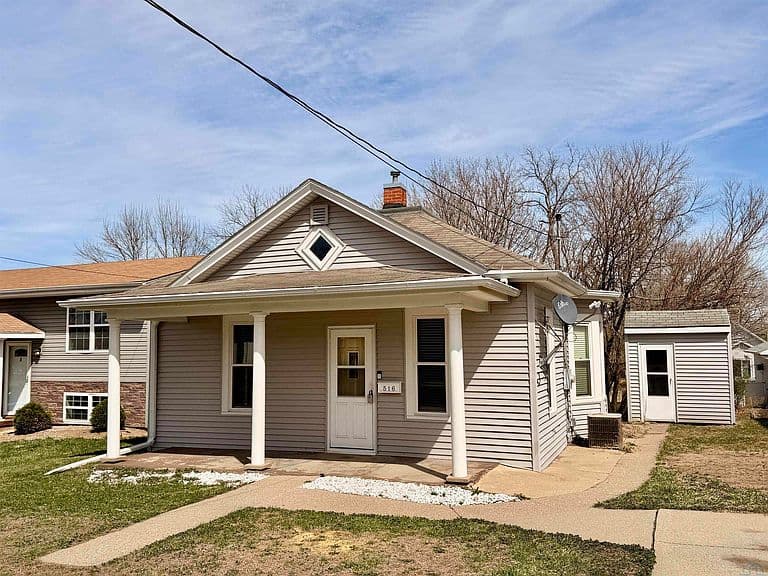Listing photo 2