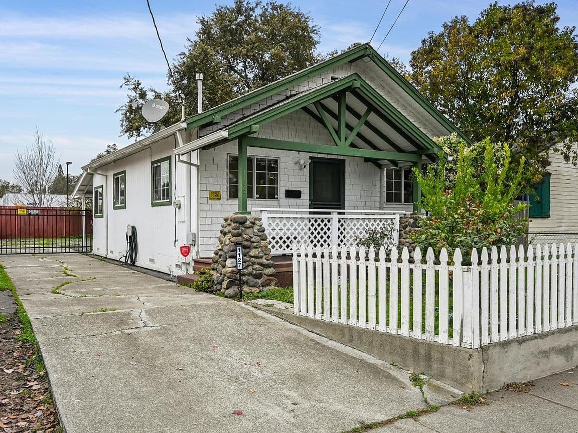 Primary listing photo