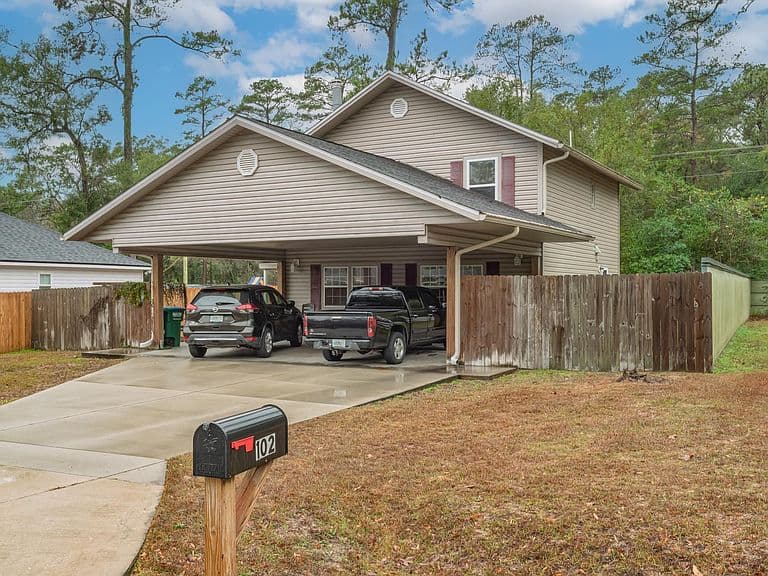 Listing photo 2