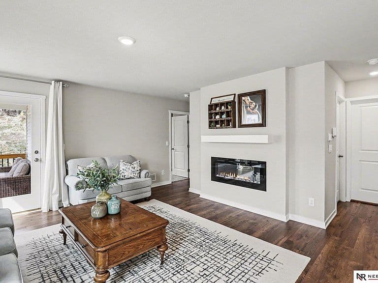 Listing photo 3