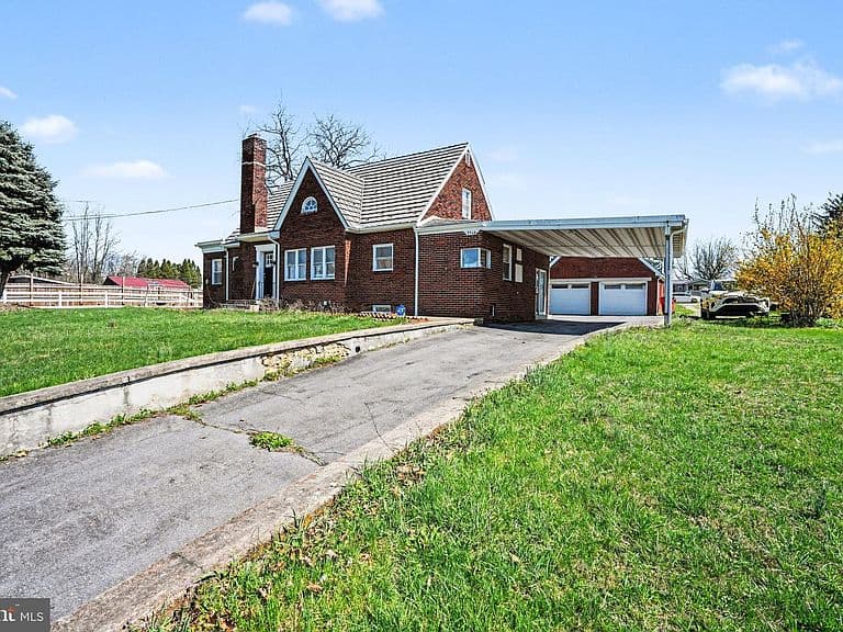Listing photo 4