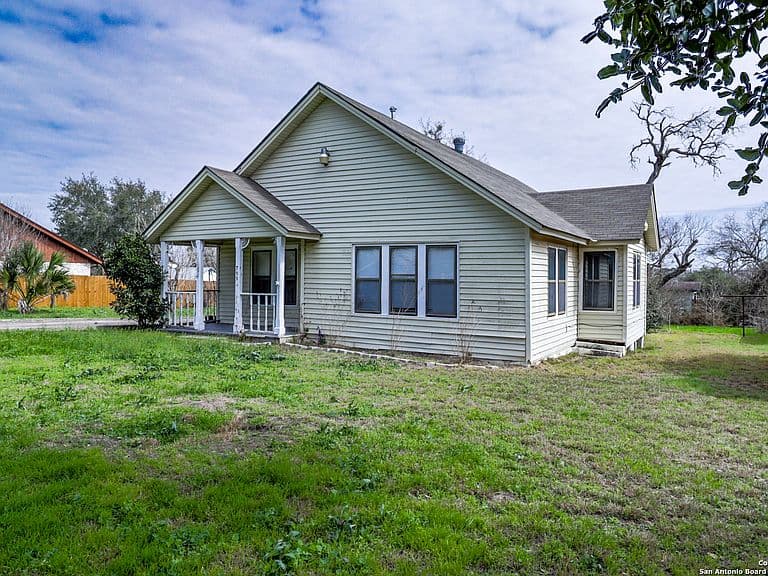 Listing photo 3
