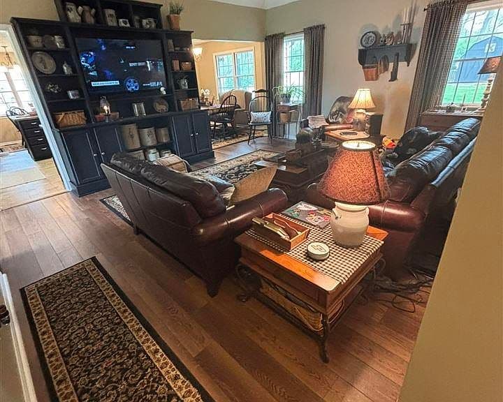 Listing photo 5
