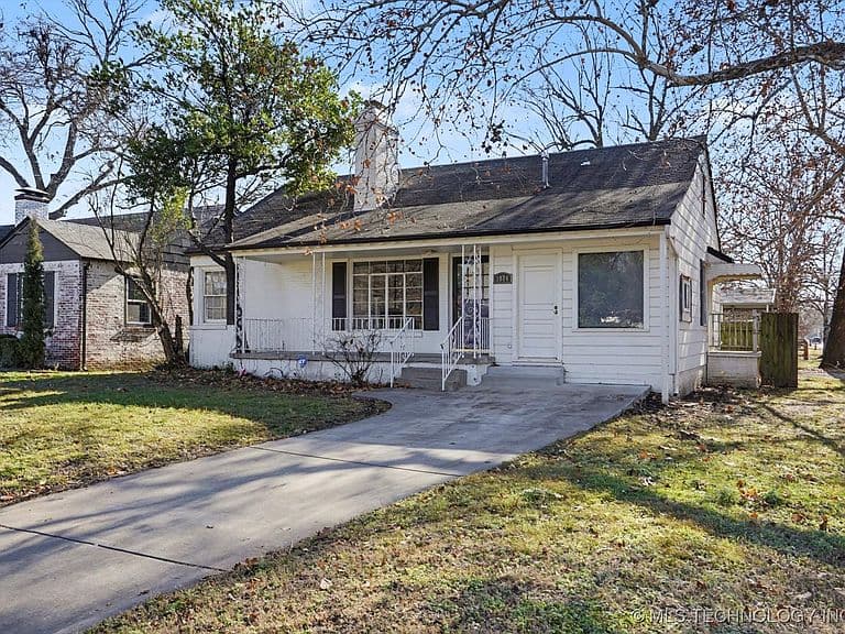 Listing photo 2