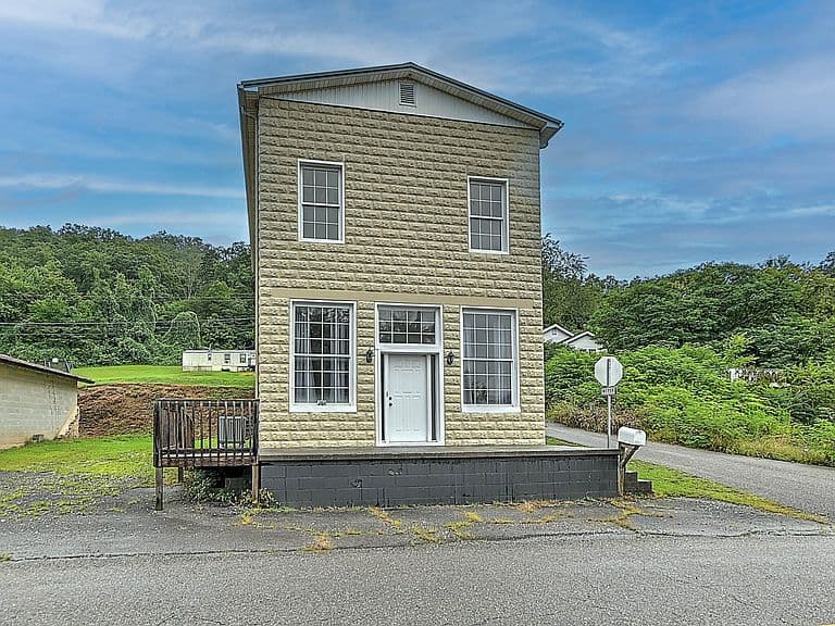 Listing photo 4