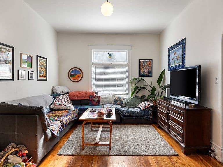 Listing photo 5