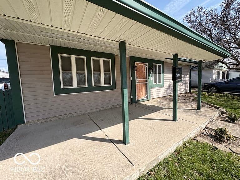 Listing photo 4