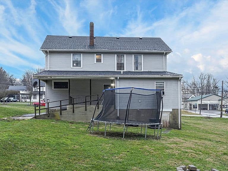 Listing photo 4