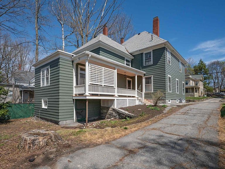 Listing photo 2