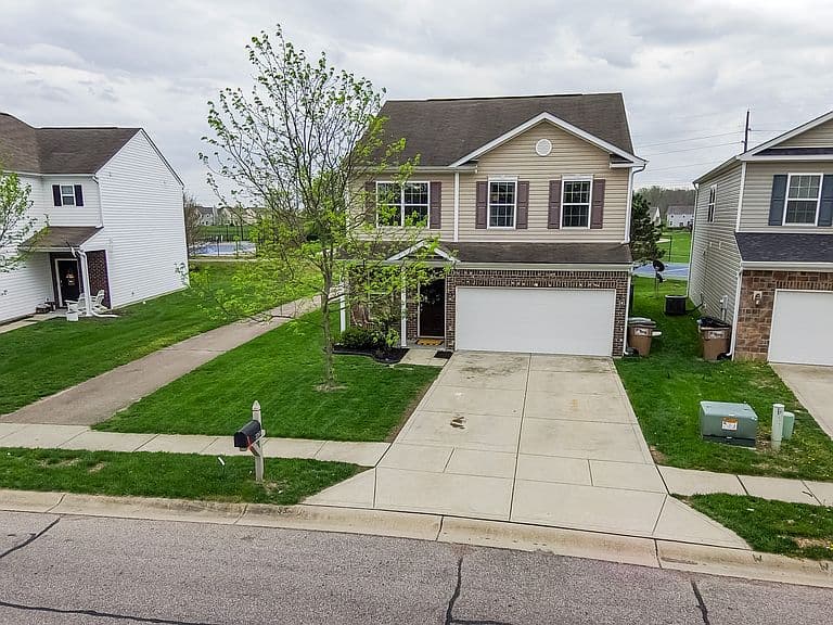 Listing photo 3