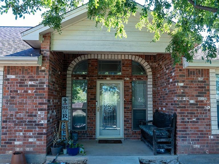 Listing photo 3
