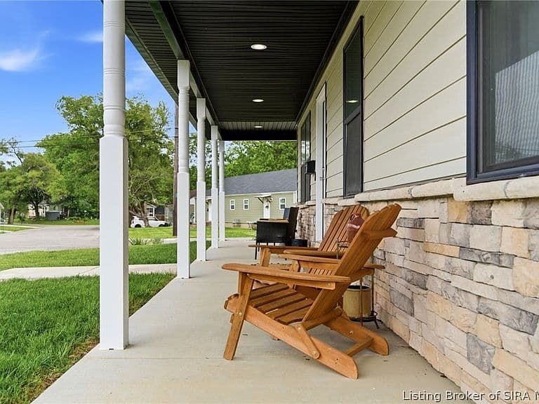 Listing photo 5