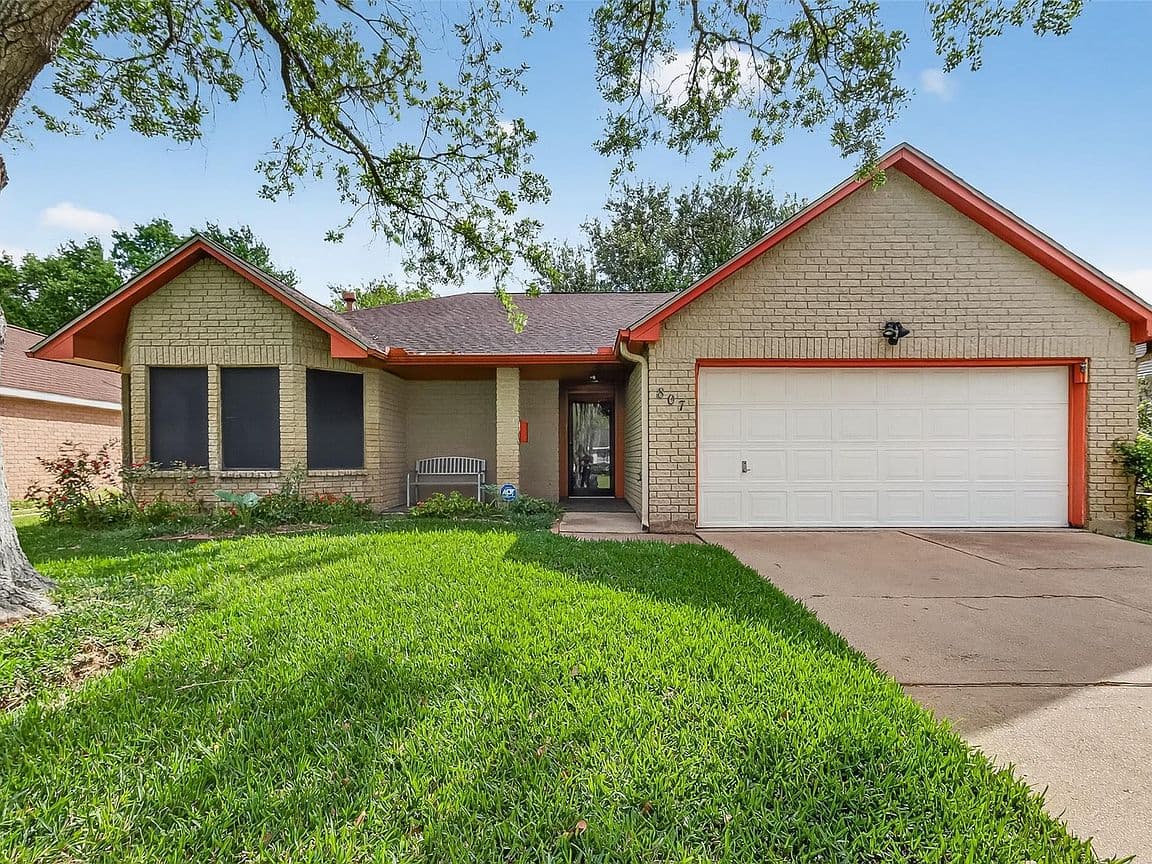 Primary listing photo