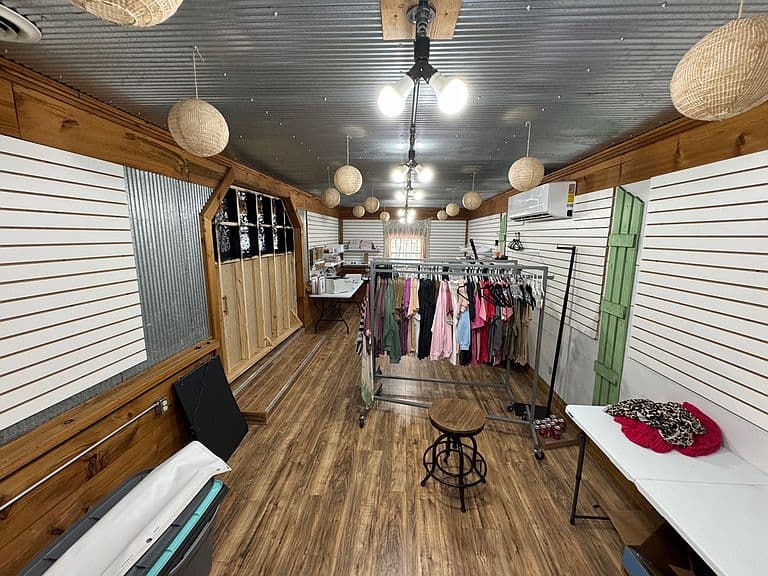 Listing photo 4