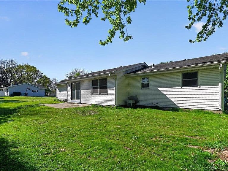 Listing photo 3