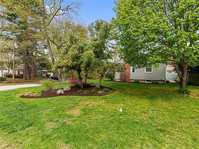 Listing photo 5