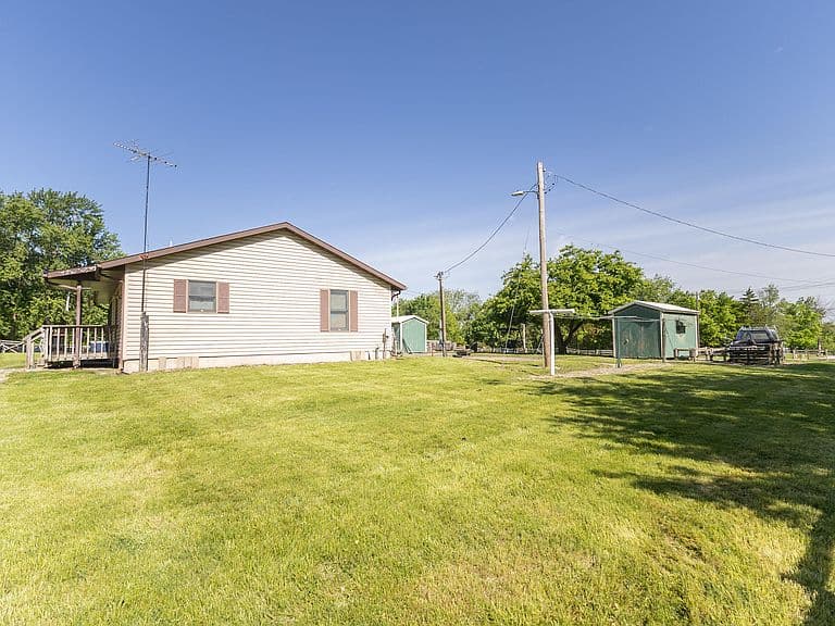 Listing photo 4