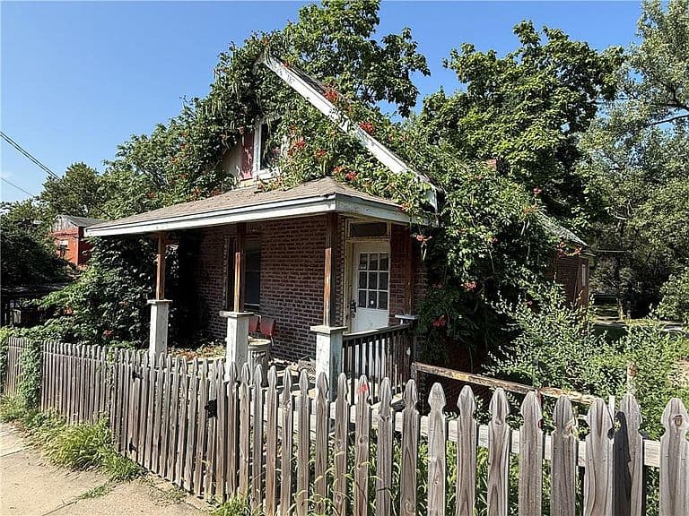 Listing photo 4