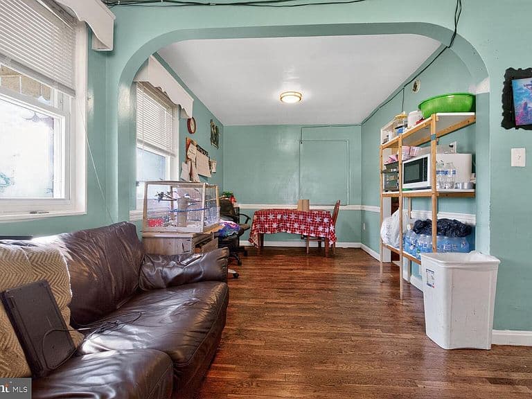 Listing photo 4