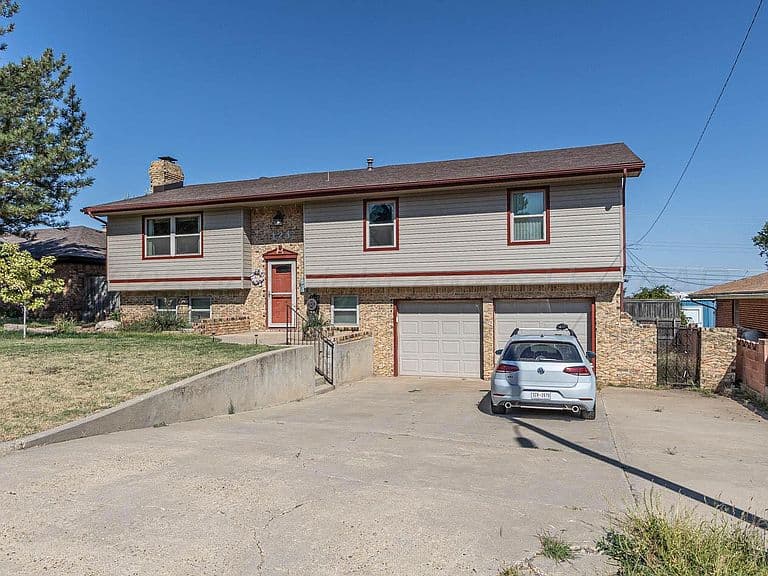 Listing photo 2