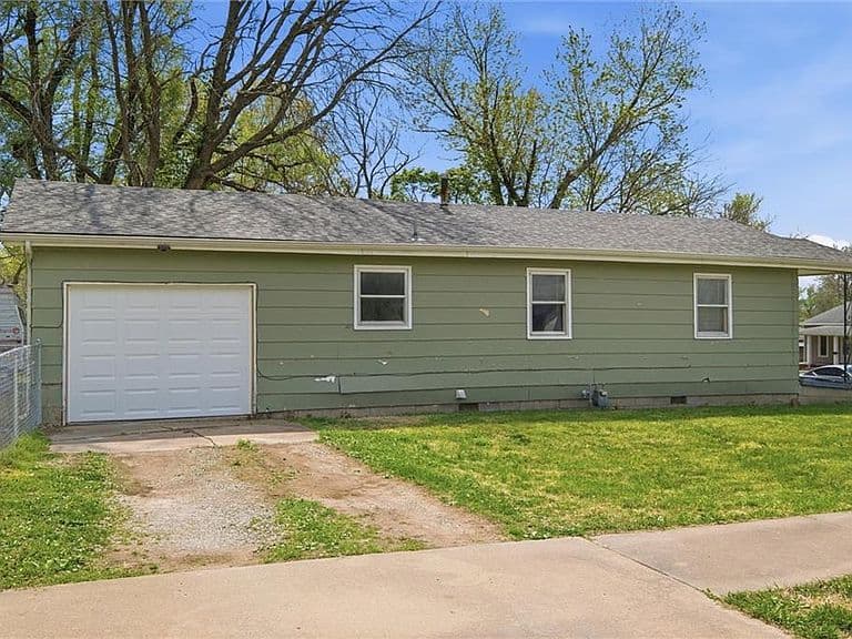 Listing photo 4