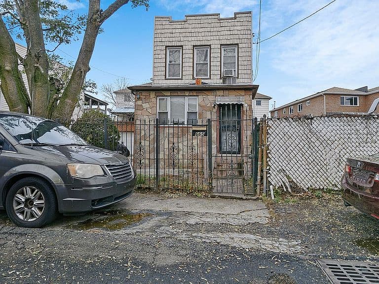 Listing photo 3