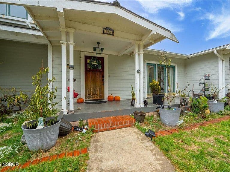 Listing photo 3