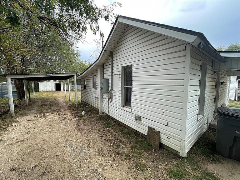 Listing photo 4