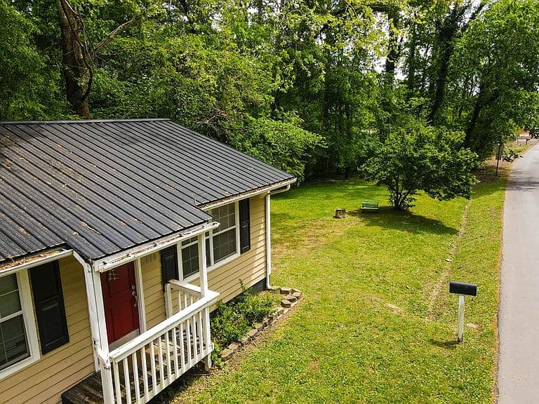 Listing photo 3