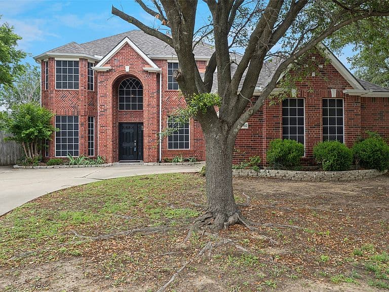 Listing photo 2