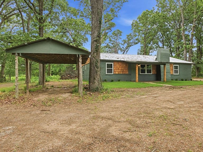 Listing photo 4