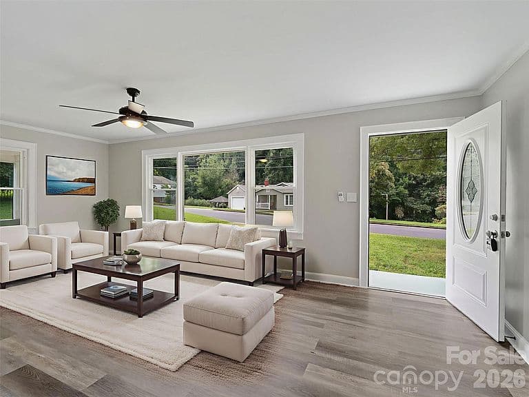 Listing photo 4