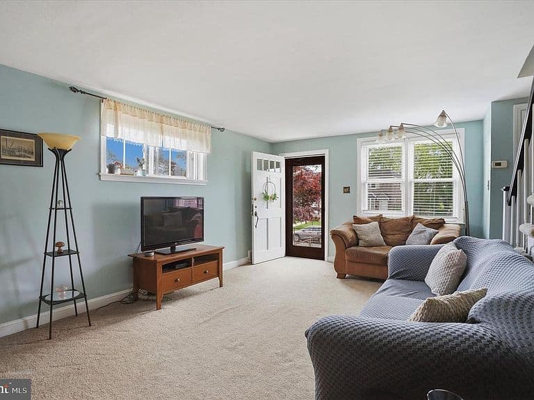 Listing photo 4