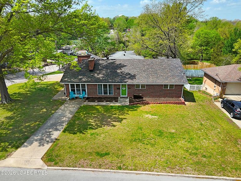 Listing photo 5