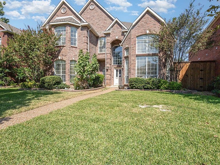Listing photo 3