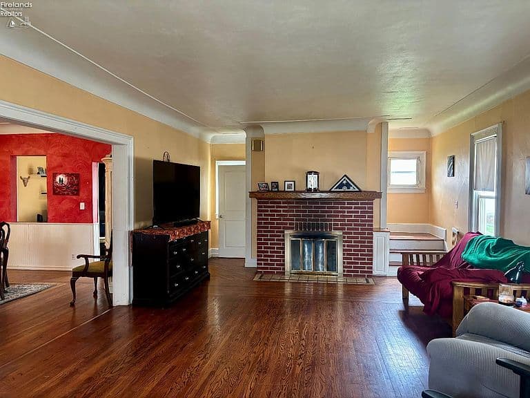 Listing photo 4