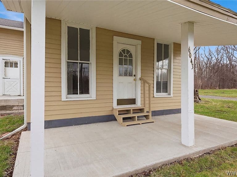 Listing photo 4