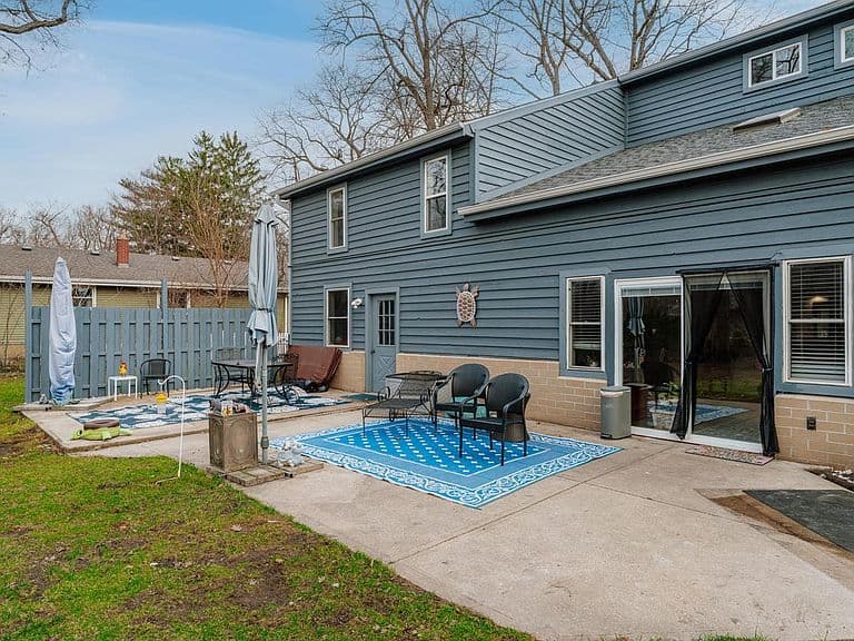 Listing photo 5