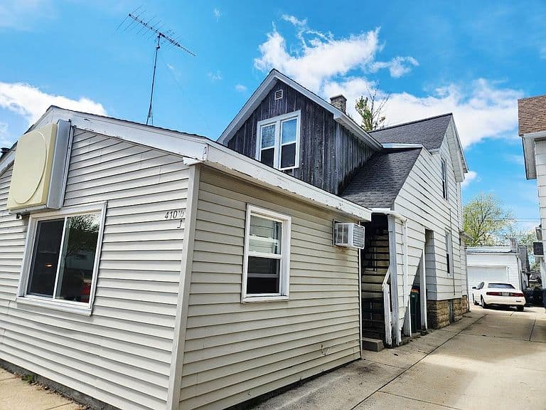 Listing photo 2