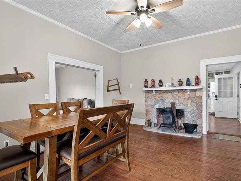 Listing photo 5