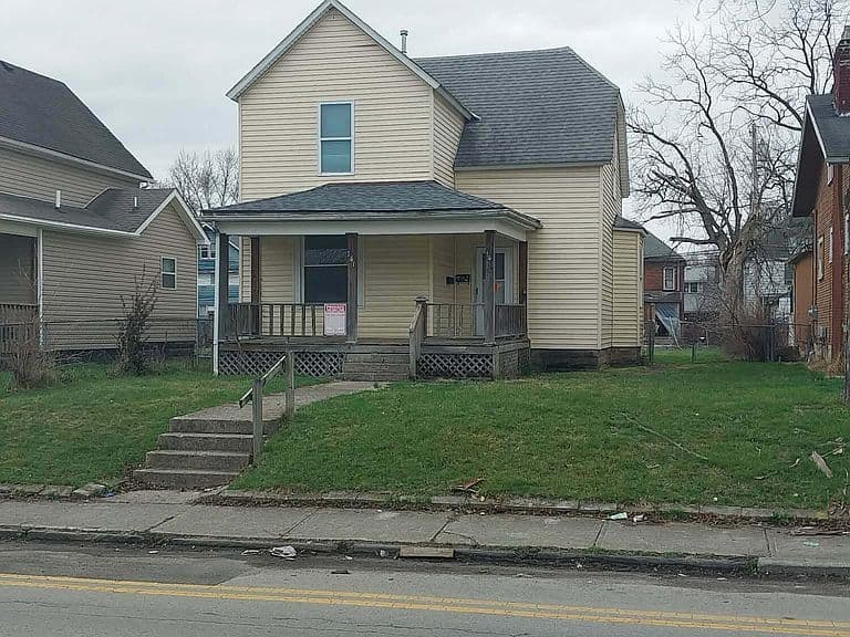Listing photo 2