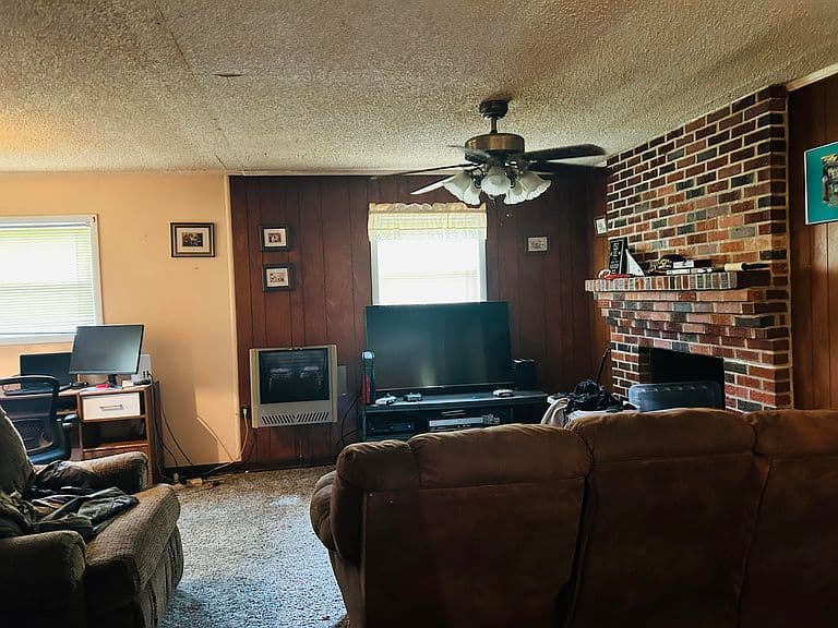 Listing photo 5