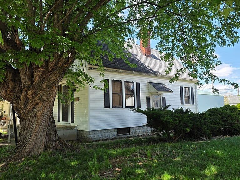 Listing photo 3