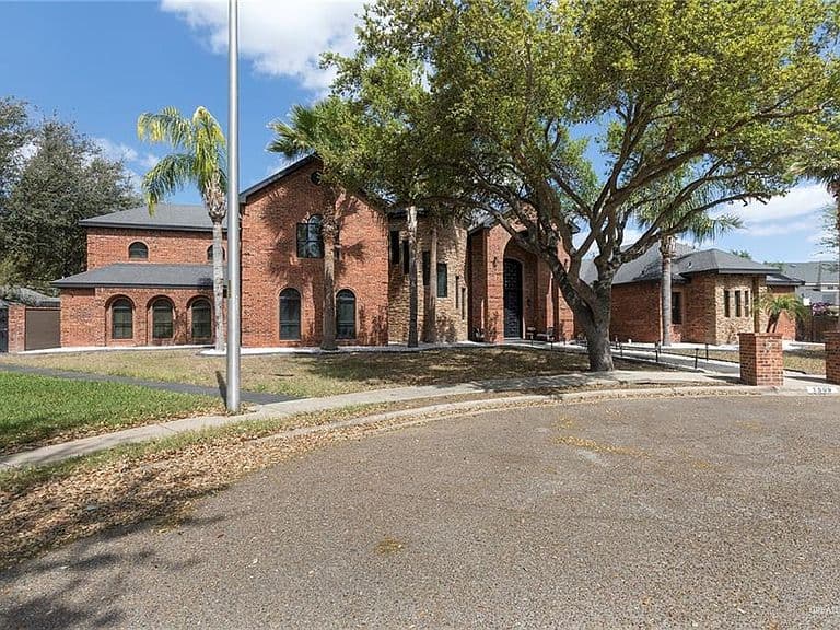 Listing photo 4
