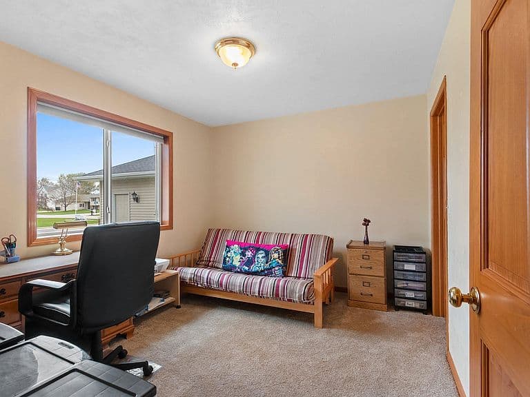 Listing photo 5