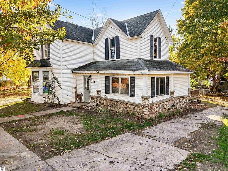 Listing photo 3